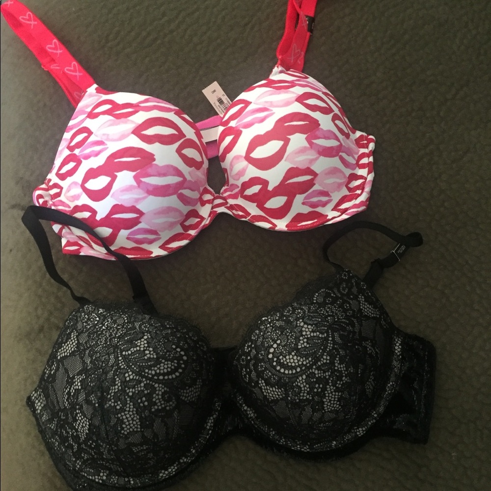 2 New Victoria’s Secrets push-up bras